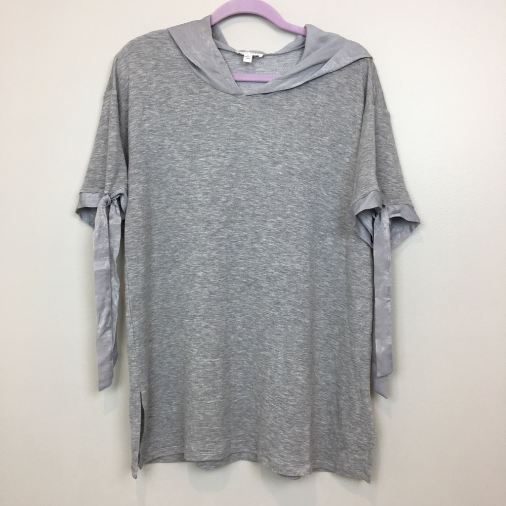 Soul Cake Gray Top size large